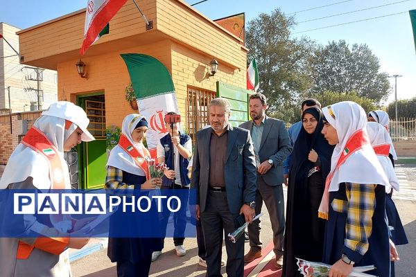 افتتاحیه پویش سلامت دهان و دندان و اجرای طرح وارنیش فلوراید در منطقه کهریزک 