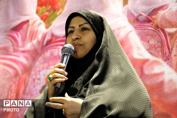 اقتدار و آمادگی دختران البرزی در رژه «جان فدای البرزی» پاسخی به هجمه‌ها در دهه کرامت
