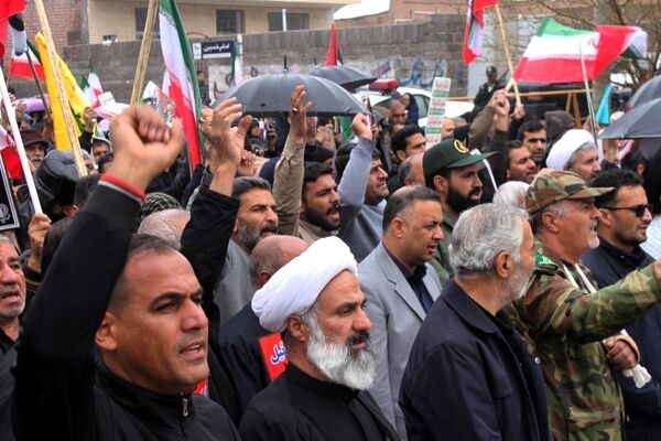 حضور شجاعانه چترودی‌ها در روز بارانی قدس