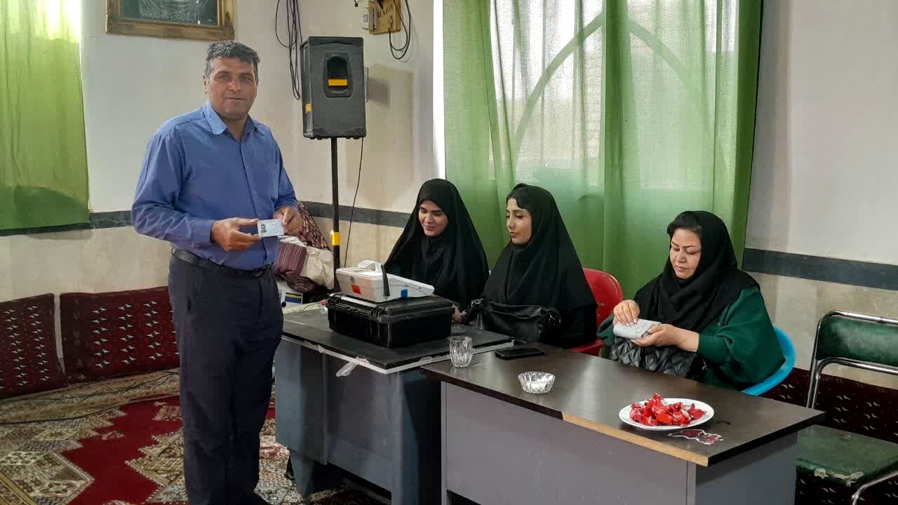 برگزاری چهاردهمین دوره انتخابات ریاست جمهوری در روستای تاج آباد شهرستان داورزن 