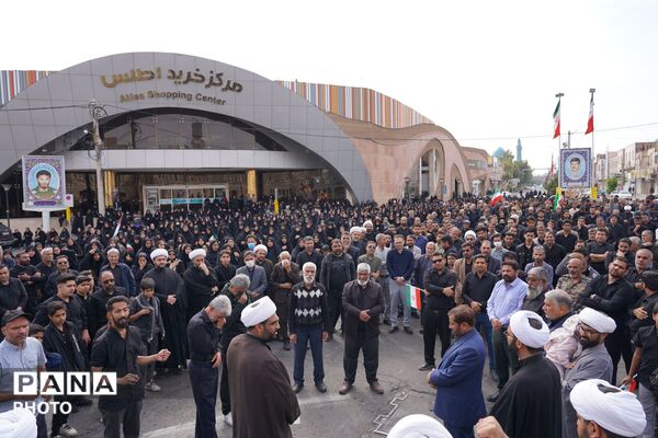 تجمع مردم غیور و ولایتمدار بم در سوگ شهادت رهبر انقلاب
