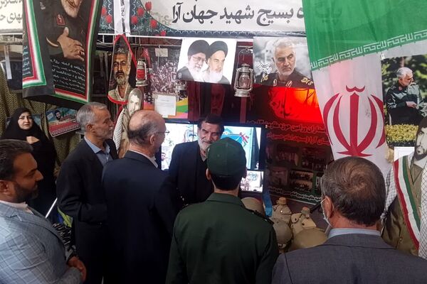 تجدید پیمان فرهنگیان ورامینی با آرمان‌های شهدا در هفته بسیج