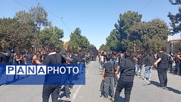 مراسم عزاداری و زنجیر زنی به مناسبت شهادت امام حسن عسکری«ع»