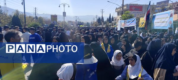حضور پرشور مردم یاسوج در راهپیمایی یوم‌الله ۱۳ آبان
