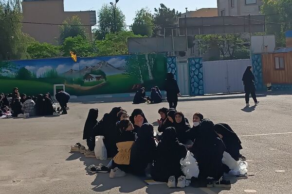 برگزاری صبحانه سالم به‌مناسبت هفته تربیت بدنی در دبیرستان الغدیر شهر قیامدشت ناحیه یک ری