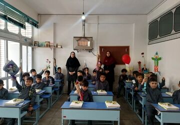 برگزاری جشن شکوفه‌ها و غنچه‌ها در مدرسه پسرانه علم و ادب فارسان