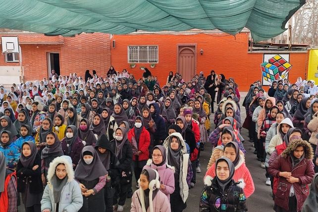 جشن میلاد امام مهدی (عج) در مدرسه آیت الله خامنه ای