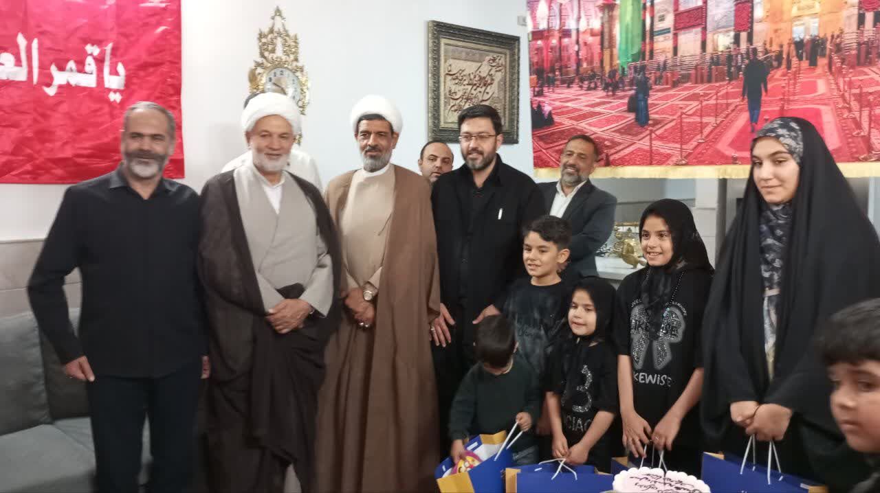 دیدار مسئولان قم با خانواده شهید محمد وزینی اکبر