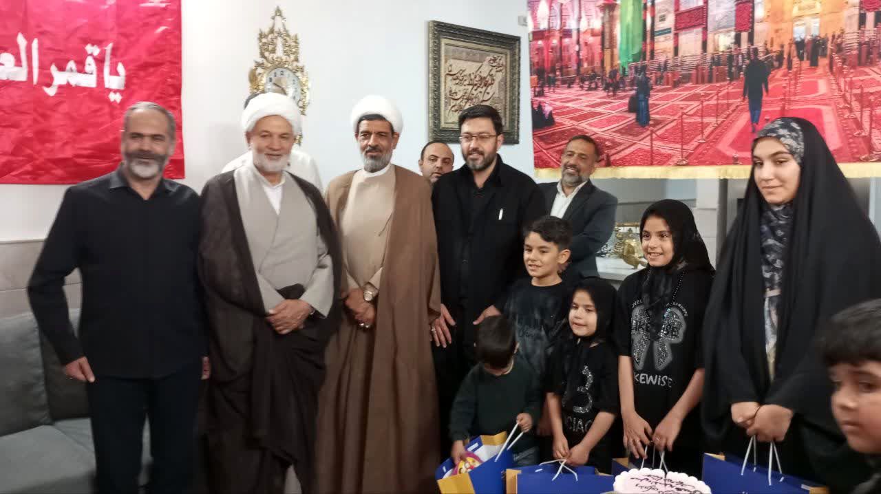دیدار مسئولان قم با خانواده شهید محمد وزینی اکبر