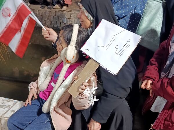 گلبانک الله اکبر در پارک‌کودک خیابان امام شهرستان کاشمر 