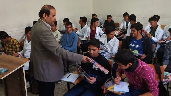 گرامیداشت روز دانش آموز در دبیرستان شاهد ابوذر غفاری 