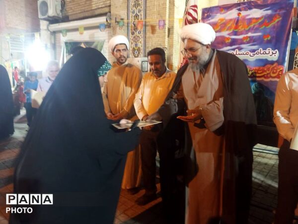اجلاس سراسری نماز و تجلیل از دانش‌آموزان فعال در حاجی‌آباد