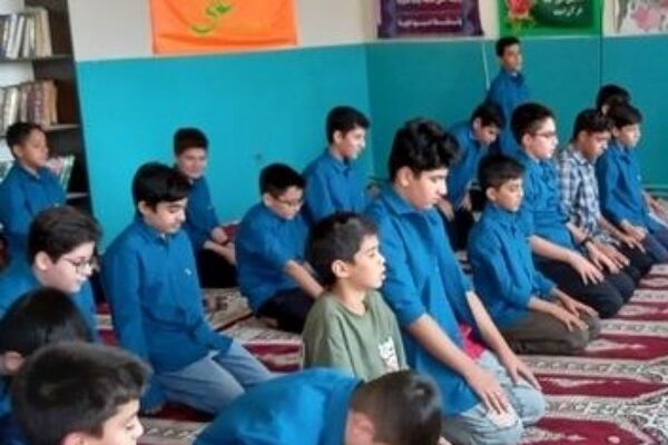 برگزاری نماز جماعت در مدارس رودهن 