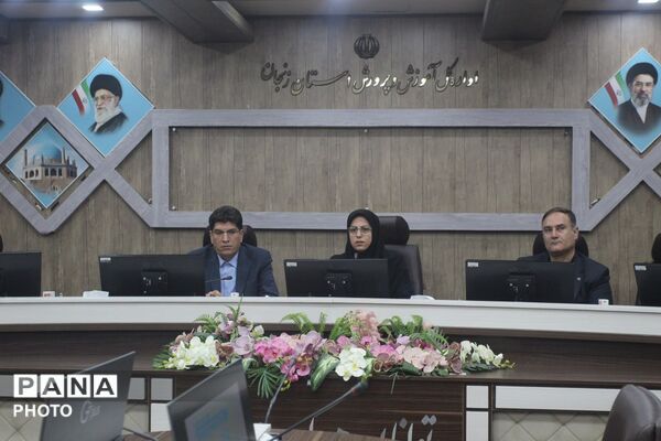 روایت تصویری از نشست گرامیداشت روز جهانی سوادآموزی در زنجان
