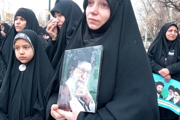 اجتماع مردم شهید پرور شهرستان فاروج در میدان رضوی در پی شهادت آیت الله العظمی امام خامنه‌ای (رضوان الله تعالی علیه) 