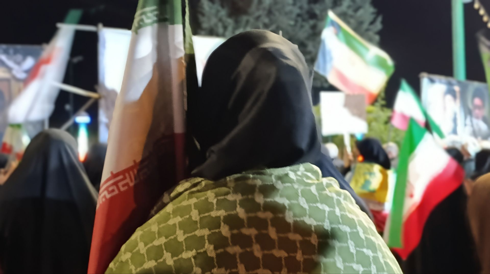 دهه نودی های پای انقلاب