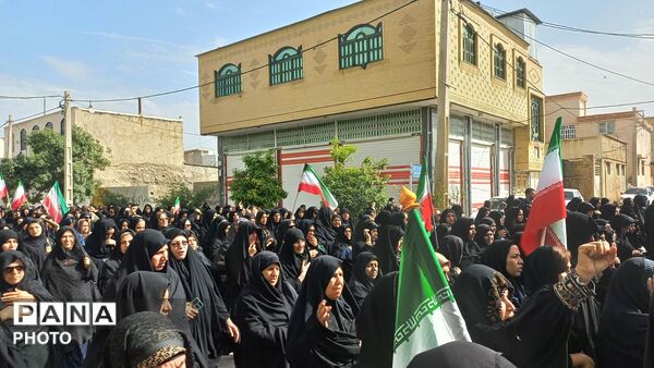 تشییع پیکر شهید حسین تاجیکی شهید جنگ رمضان