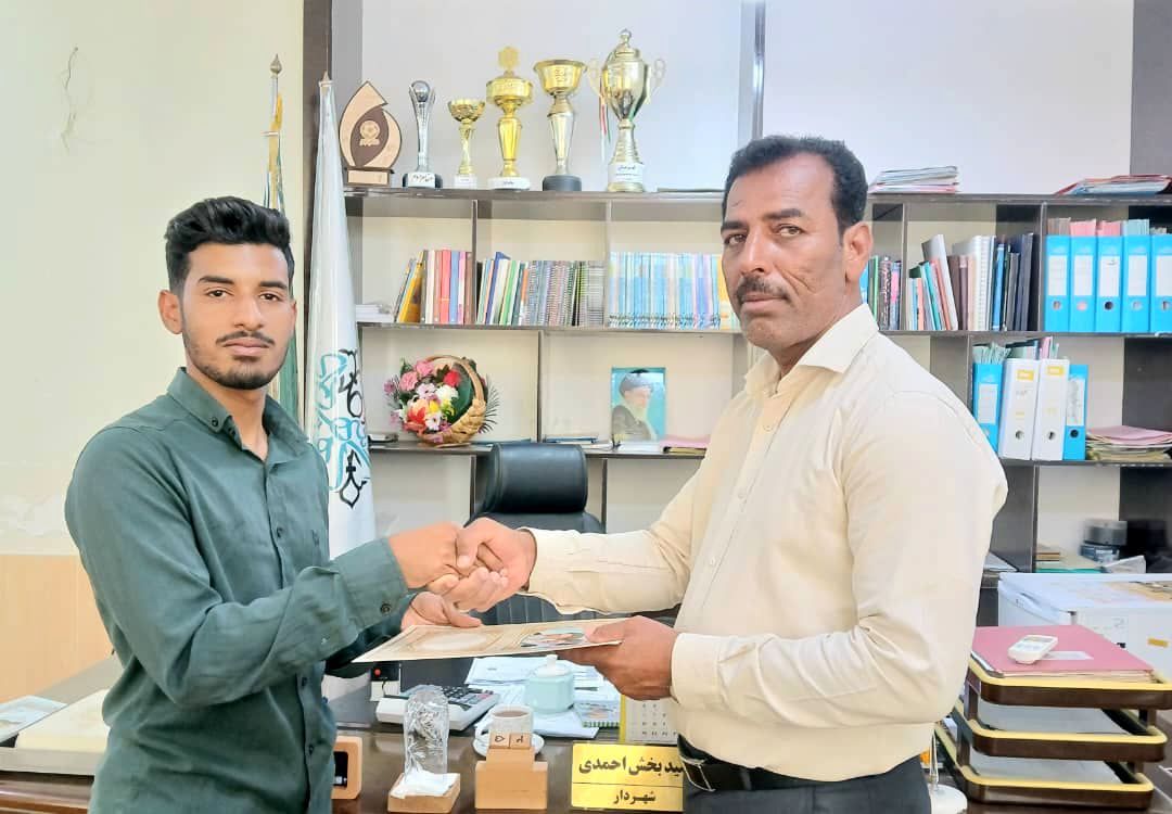 دانش‌آموزخبرنگار پانا به سمت مشاور رسانه‌ای شهردار گوهران منصوب شد