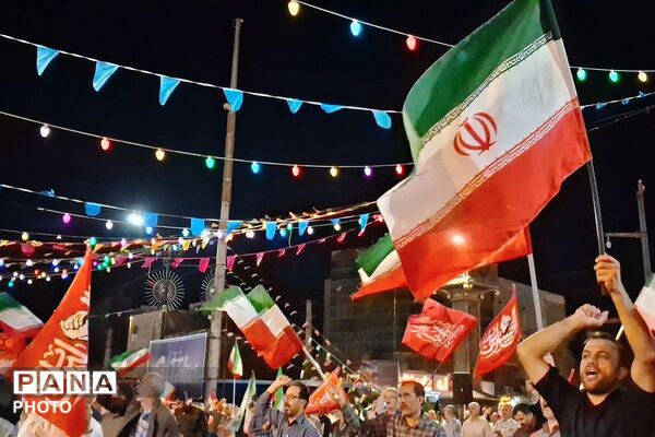 تجمع مردمی رباط کریم با اجرای سرود و سخنرانی