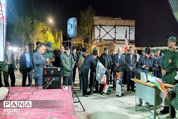 سنگر ما خیابان است 