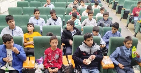جشن عبادت ویژه دانش‌آموزان پسر 