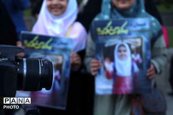 دانش‌آموزان همدانی در سومین رویداد «۱۶۸» یاد شهدای دانش‌آموز میناب را گرامی داشتند