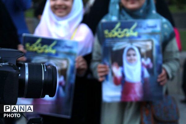 دانش‌آموزان همدانی در سومین رویداد «۱۶۸» یاد شهدای دانش‌آموز میناب را گرامی داشتند