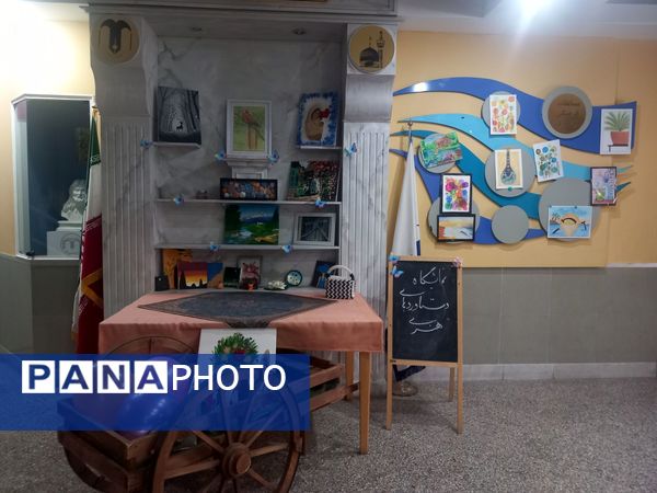 نمایشگاه دستاوردهای هنری دردبیرستان مصلی نژاد