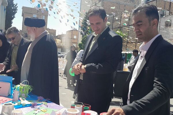 مراسم روز زمین پاک در دبستان دخترانه معراج ناحیه۲ بهارستان