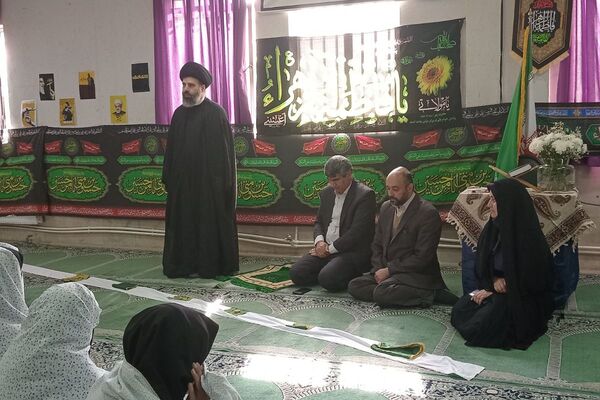  زنگ نماز در هنرستان آفرینش پردیس با حضور امام جمعه و مدیر آموزش و پرورش