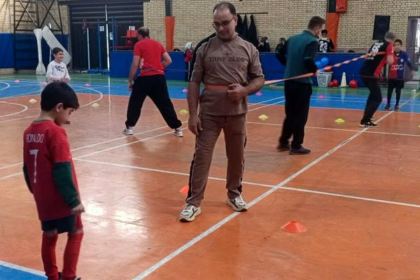 مسابقه ورزشی «روز پدر و پسری» طرح شهید خرازی در دبستان پسرانه علامه طباطبایی پیشوا