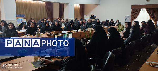 جلسه آموزشی-توجیهی ارزیابان سـوابق پـژوهـشی آزمون اسـتخدامی آمـوزگاری آمـوزش و پـرورش