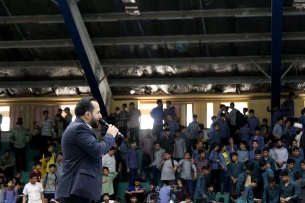 اجتماع دانش‌آموزی به‌مناسبت ولادت شهیدابراهیم هادی در یزد