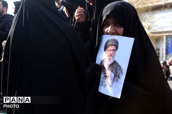 تشییع پیکر شهیدان لاریجانی، سلیمانی و شهدای ناو دنا
