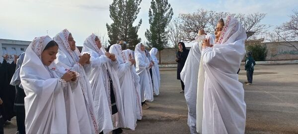 جشن مادر و دختری  در مدرسه تکتم خلیل آباد 
