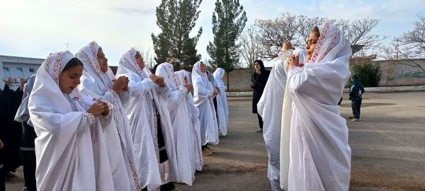 جشن مادر و دختری  در مدرسه تکتم خلیل آباد 
