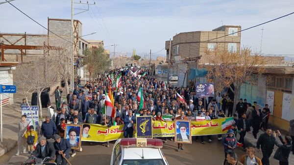 حضور باشکوه مردم کندر در راهپیمایی ۲۲ بهمن