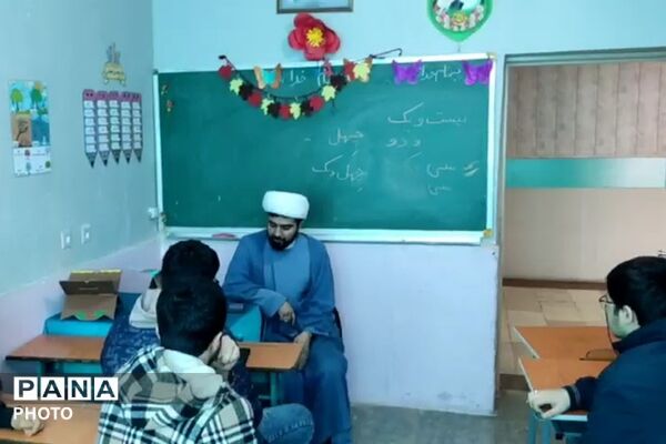 نور ایمان و رقابت؛ مسابقات قرآن، عترت و نماز دانش‌آموزان پسر در منطقه کهریزک 