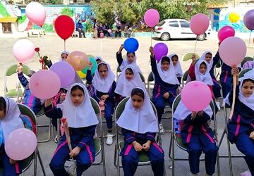 طلوع فصل تازه یادگیری با حضور شکوفه‌ها در دبستان هدی
