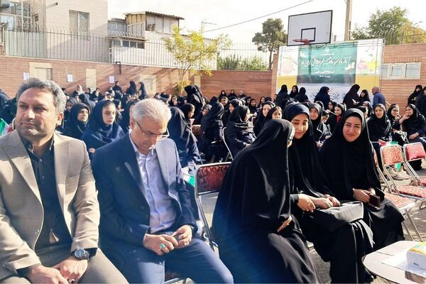 آغاز سال تحصیلی در دبیرستان بانو عفت آهنگری ناحیه یک شهرری