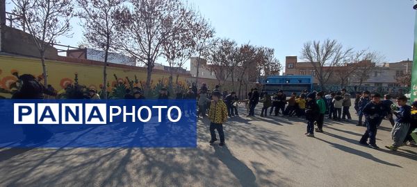 برگزاری مسابقات طناب کشی در مدرسه مبین شهرستان شیروان