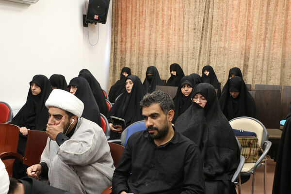 رونمایی از یادنامه «ملت ابراهیم» در قم