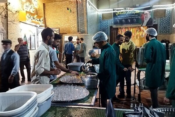 چایخانه فاطمه الزهرا در نود و نهمین شب از اجتماعات مردمی 