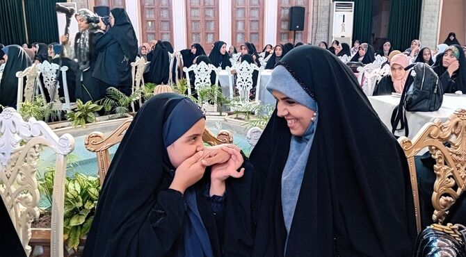 کارگاه عملی شفقت ورزی مادران و دختران در غدیریه دیانی اصفهان