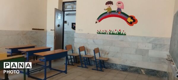 فعالیت گروه جهادی معلمان ناحیه چهار قم در روستاهای نیزار