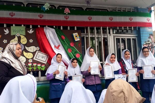 جشن میلاد امام زمان(عج) و ایام الله دهه فجر در مدارس شهرستان قدس
