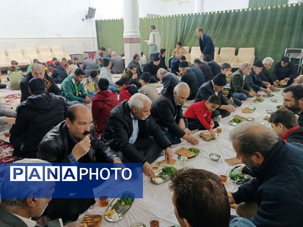 سفره های افطار ساده در کاشمر