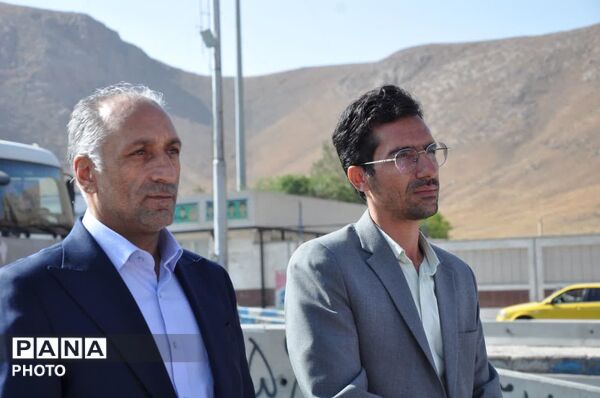 استقبال اعضای خانه جوان بخش لاران از وزیر ورزش و جوانان
