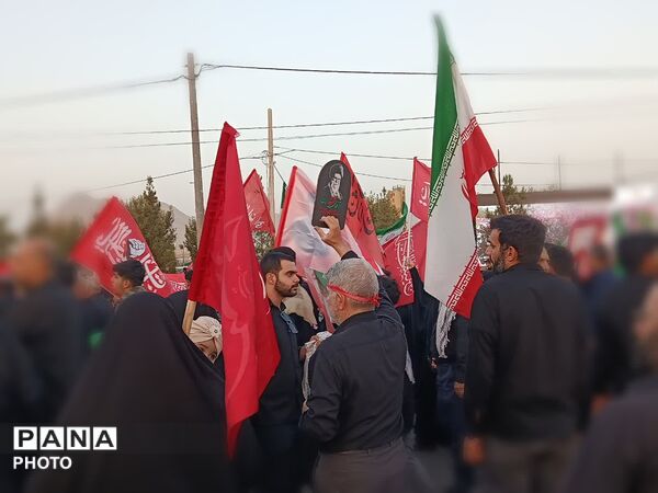 تلاقی دریای سرخ و سیاه مردم در حماسه وداع با قائد امت