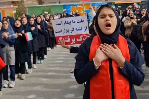 از کلاس درس تا شکوه انقلاب؛ شور دانش آموزی،  شور فجر